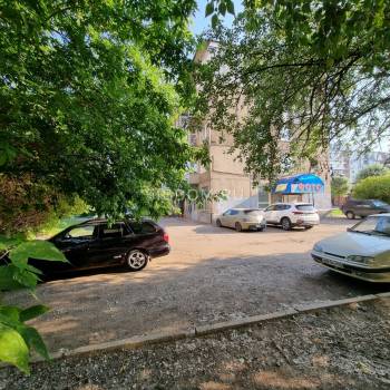 Продается 1-комнатная квартира, 70,8 м²