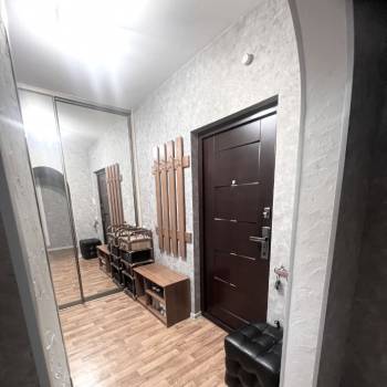Продается 1-комнатная квартира, 42 м²