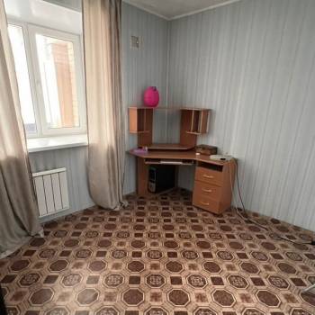 Продается 1-комнатная квартира, 72,8 м²