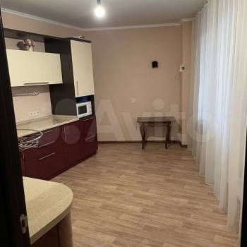 Сдается 2-х комнатная квартира, 60 м²