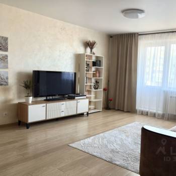 Продается Многокомнатная квартира, 104 м²