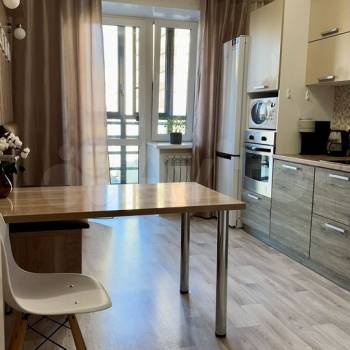 Сдается 1-комнатная квартира, 49 м²