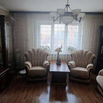 Продается Многокомнатная квартира, 80 м²