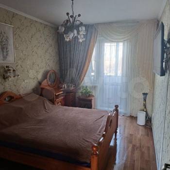 Продается Многокомнатная квартира, 80 м²