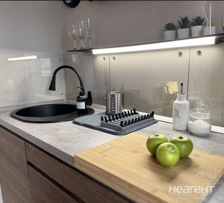 Продаю 1-к квартиру (бульвар Ботанический)