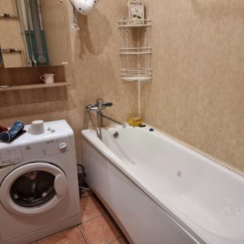 Продается 1-комнатная квартира, 32 м²