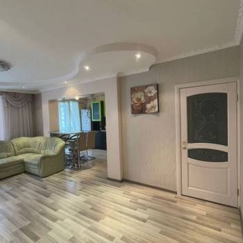 Продается Многокомнатная квартира, 85 м²