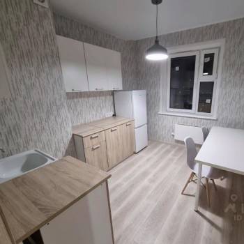 Продается 1-комнатная квартира, 42 м²