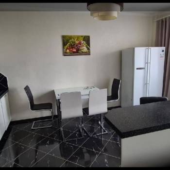 Сдается Многокомнатная квартира, 90 м²