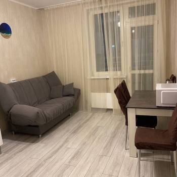 Сдается 1-комнатная квартира, 43 м²
