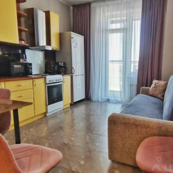 Сдается 1-комнатная квартира, 50 м²