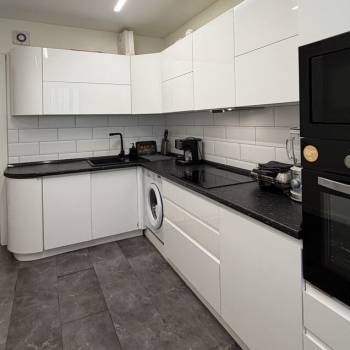 Продается 2-х комнатная квартира, 56 м²