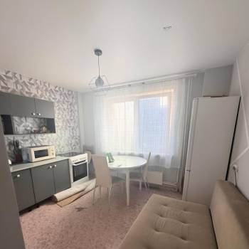 Сдается 1-комнатная квартира, 40 м²