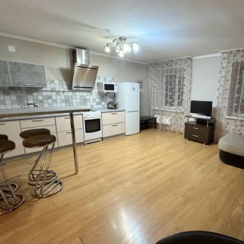 Сдается 1-комнатная квартира, 42 м²