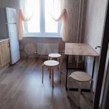 Сдается 1-комнатная квартира, 42 м²