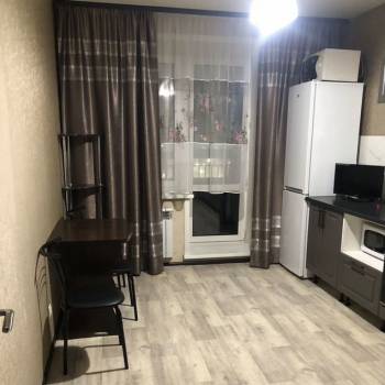 Сдается 1-комнатная квартира, 43 м²