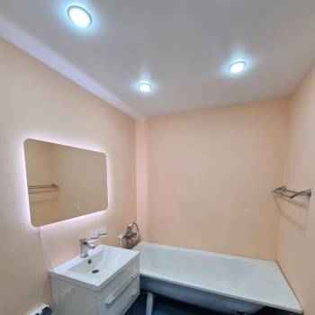 Продается 1-комнатная квартира, 53,8 м²