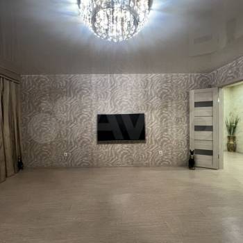 Продается 1-комнатная квартира, 50,3 м²