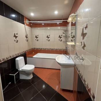 Сдается 2-х комнатная квартира, 65 м²