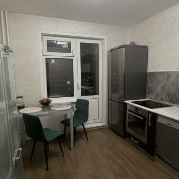 Продается 1-комнатная квартира, 38 м²
