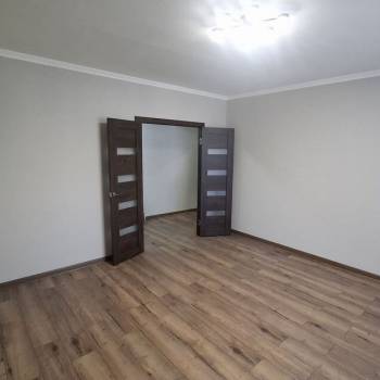 Продается 1-комнатная квартира, 42 м²