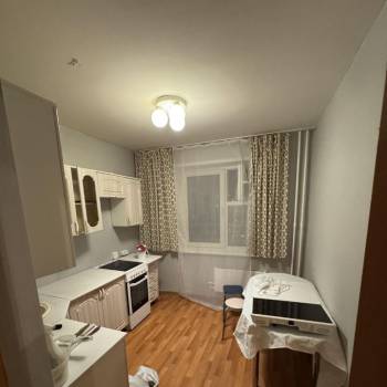 Продается 1-комнатная квартира, 41 м²
