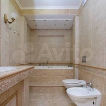 Сдается 2-х комнатная квартира, 111 м²