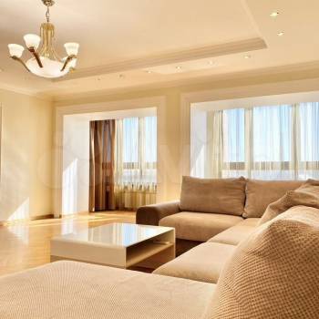 Сдается 2-х комнатная квартира, 111 м²