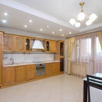 Сдается 2-х комнатная квартира, 111 м²