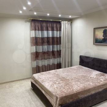 Сдается 2-х комнатная квартира, 111 м²