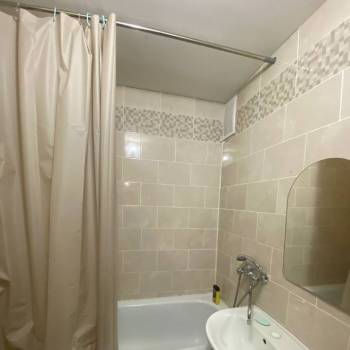 Сдается 1-комнатная квартира, 42 м²