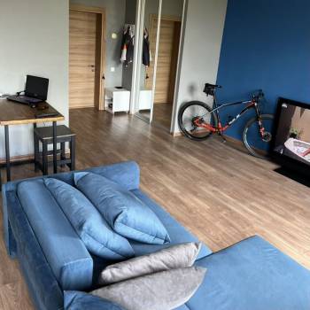 Продается 1-комнатная квартира, 37 м²