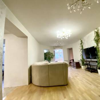 Продается Многокомнатная квартира, 190 м²