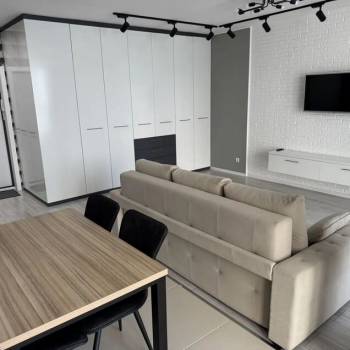 Продается 1-комнатная квартира, 49 м²