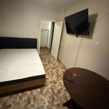 Продается 1-комнатная квартира, 32 м²