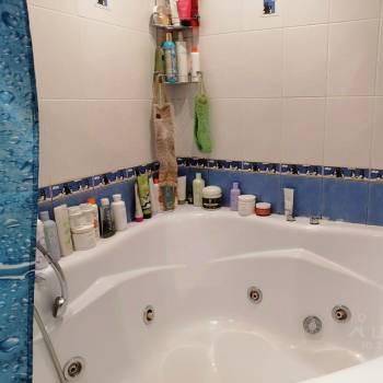 Продается Многокомнатная квартира, 99 м²