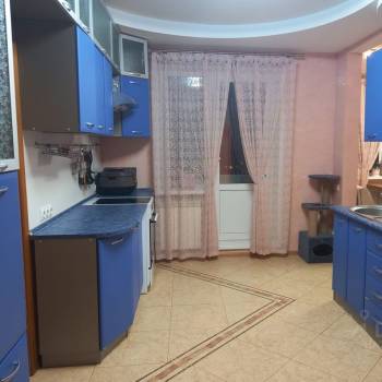 Продается Многокомнатная квартира, 99 м²
