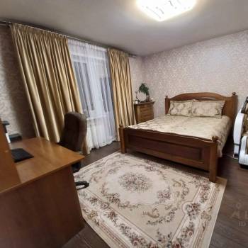 Продается Многокомнатная квартира, 99 м²