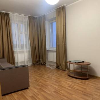 Сдается 1-комнатная квартира, 42 м²