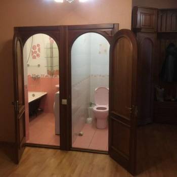 Сдается 1-комнатная квартира, 64 м²