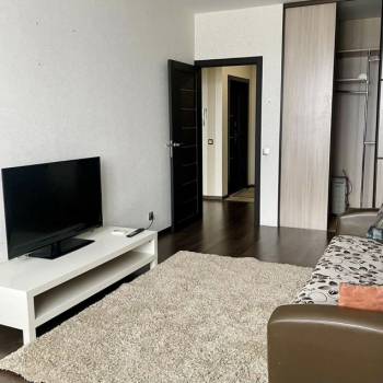 Сдается 1-комнатная квартира, 42 м²