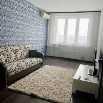 Сдается 1-комнатная квартира, 42 м²