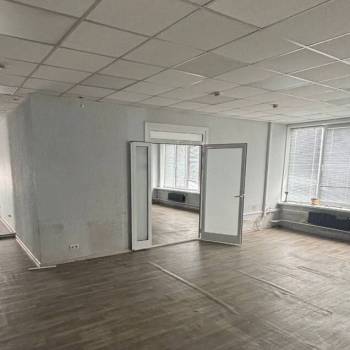 Сдается Нежилое помещение, 198 м²