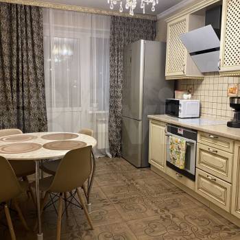 Продается Многокомнатная квартира, 82,2 м²
