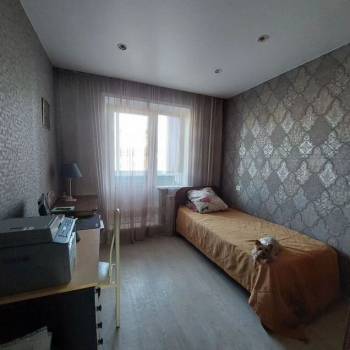 Продается Многокомнатная квартира, 82 м²