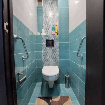 Продается Многокомнатная квартира, 82 м²