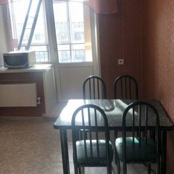 Сдается 1-комнатная квартира, 42 м²