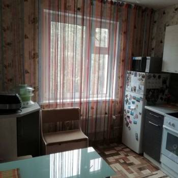 Продается 1-комнатная квартира, 42 м²