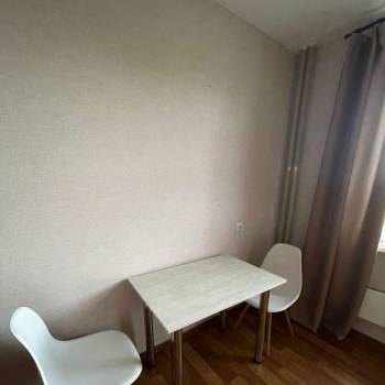 Сдается 1-комнатная квартира, 40,7 м²