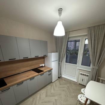 Сдается 1-комнатная квартира, 42 м²